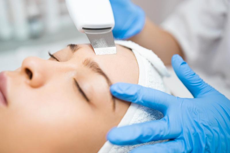 Pielęgnacja skóry przed i po peelingu