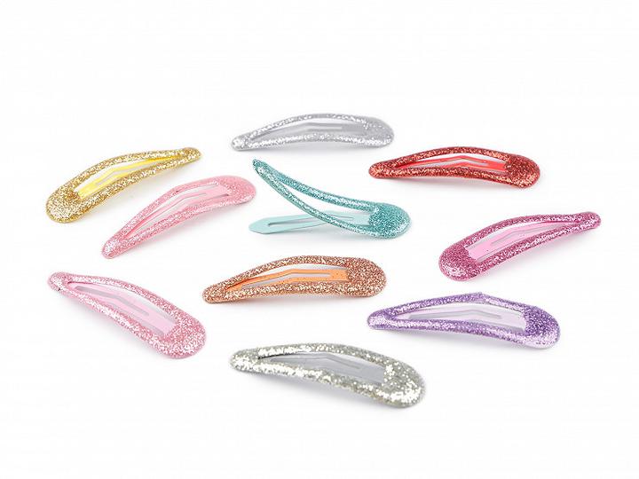 Stylowe spinki do włosów – jak je nosić, by uniknąć modowych wpadek?