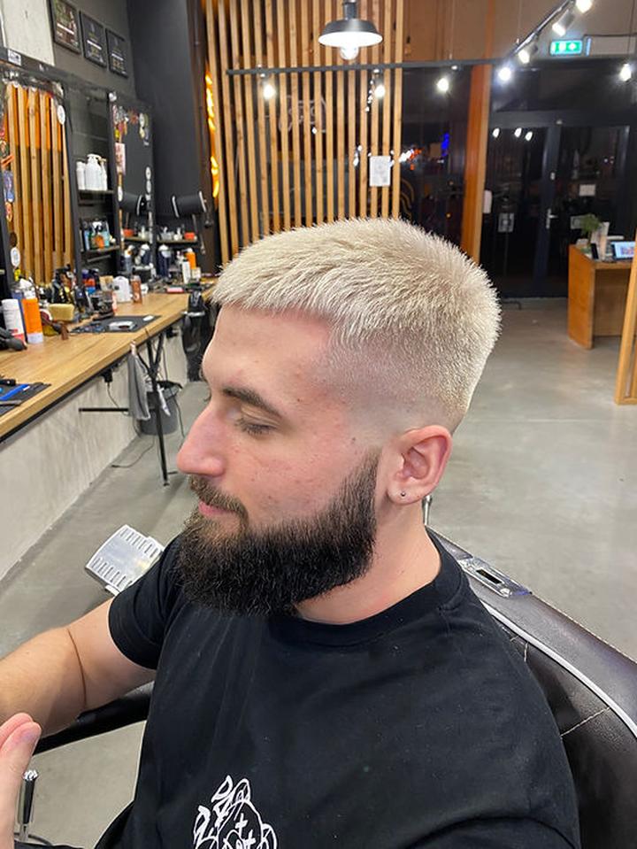 Samodzielne farbowanie włosów