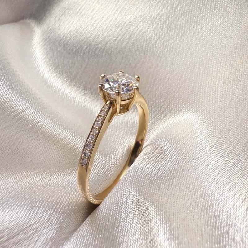 Jak określić wartość pierścionka zaręczynowego?