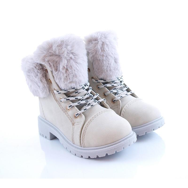 Eleganckie stylizacje z traperami