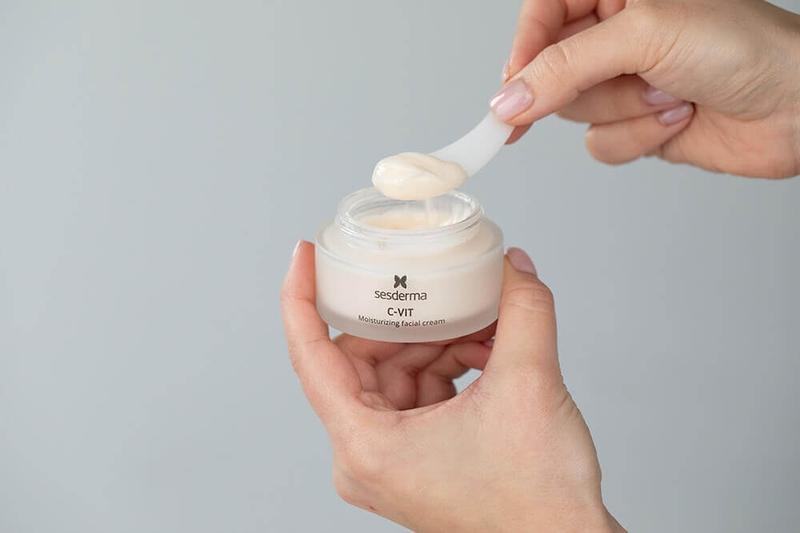 Testowanie kosmetyków na skórze