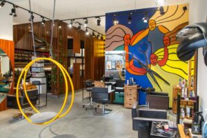 Odkryj fryzjera w Warszawie, który stworzy dla Ciebie idealną fryzurę