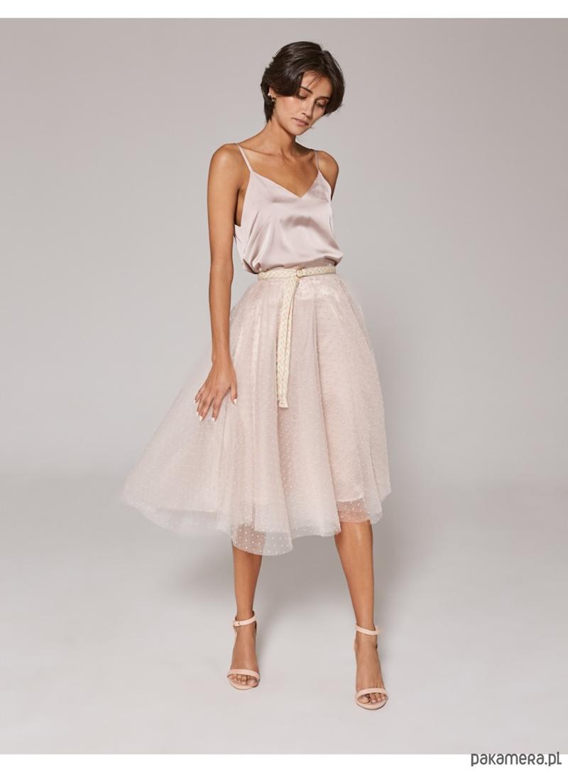 Stylizacje z tiulową spódnicą