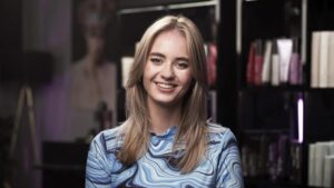 Bezpieczne rozjaśnianie odrostów: jak długo trzymać rozjaśniacz, aby nie zniszczyć włosów?