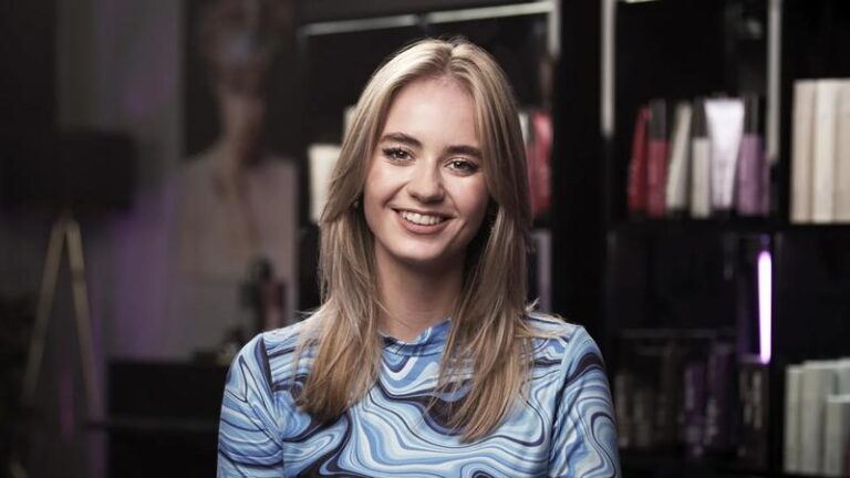 Bezpieczne rozjaśnianie odrostów: jak długo trzymać rozjaśniacz, aby nie zniszczyć włosów?