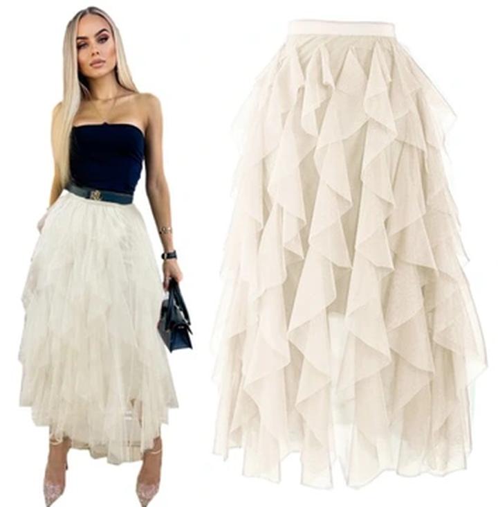 Zjawiskowe stylizacje: co założyć do tiulowej spódnicy, by olśnić wszystkich?