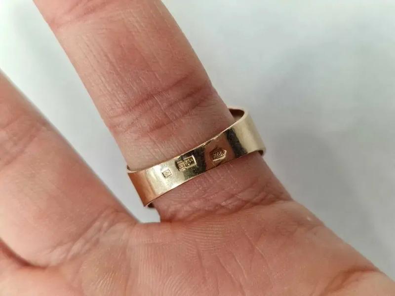 Ile karatów ma próba złota 583? Odkryj tajemnice biżuterii!