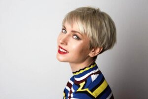 Fryzura pixie – odkryj różnorodność stylizacji, które zachwycą każdą kobietę