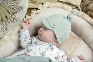 Czapka 40/42: Idealny wybór dla niemowlaka w wieku 3-6 miesięcy